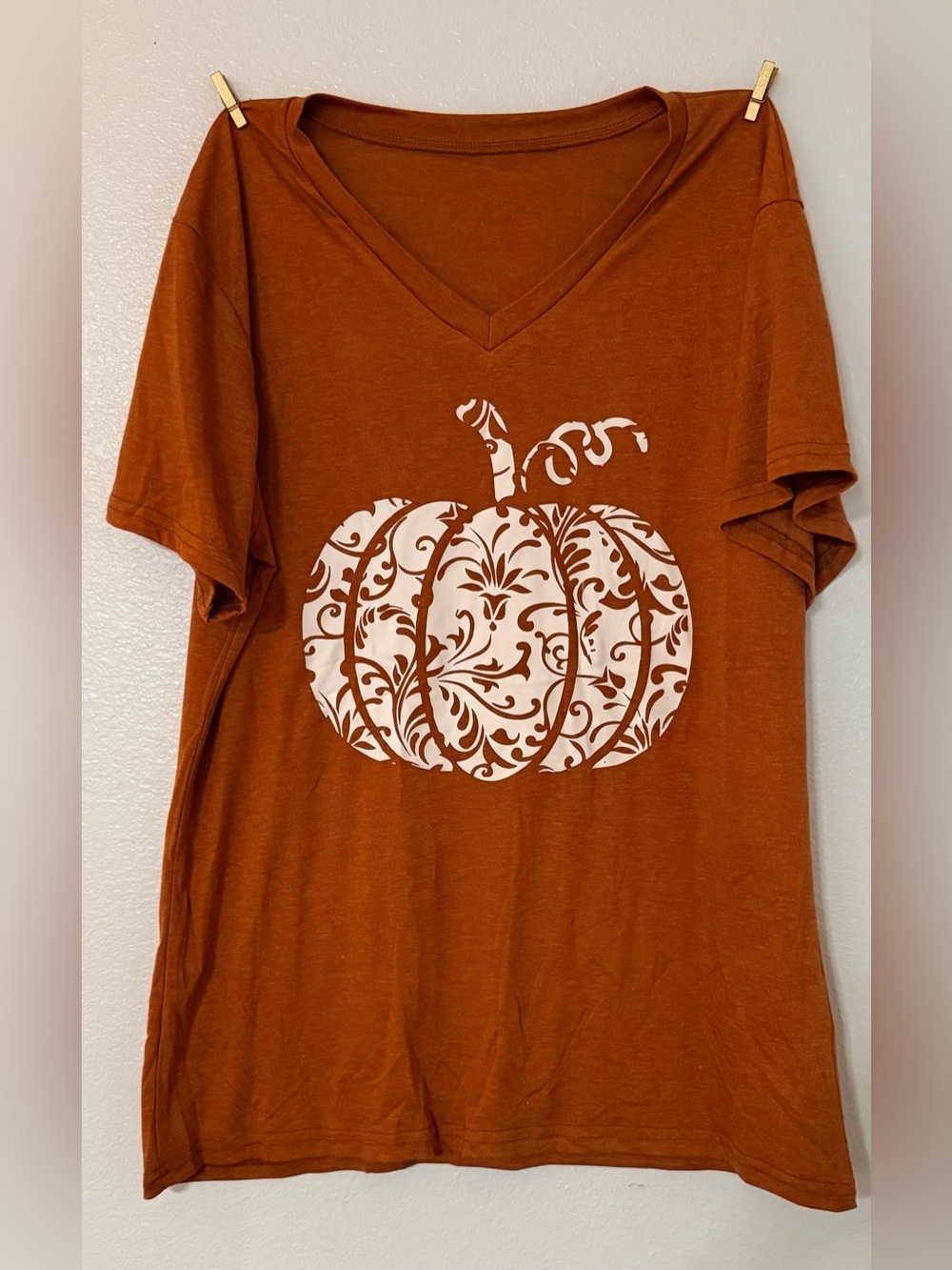 Fall Pumpkin Graphic Tee Rust Orange Damask V Neck Shirt M